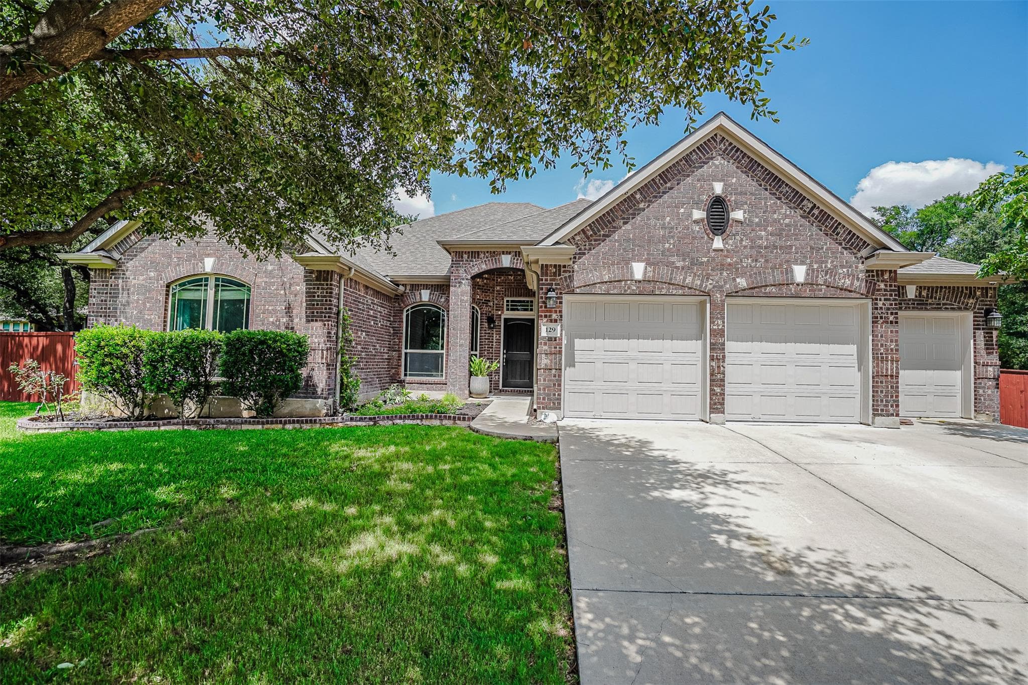 129 Lake Whitney Ct