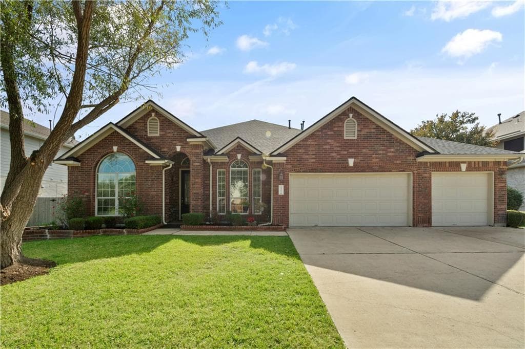 2405 Speidel Dr