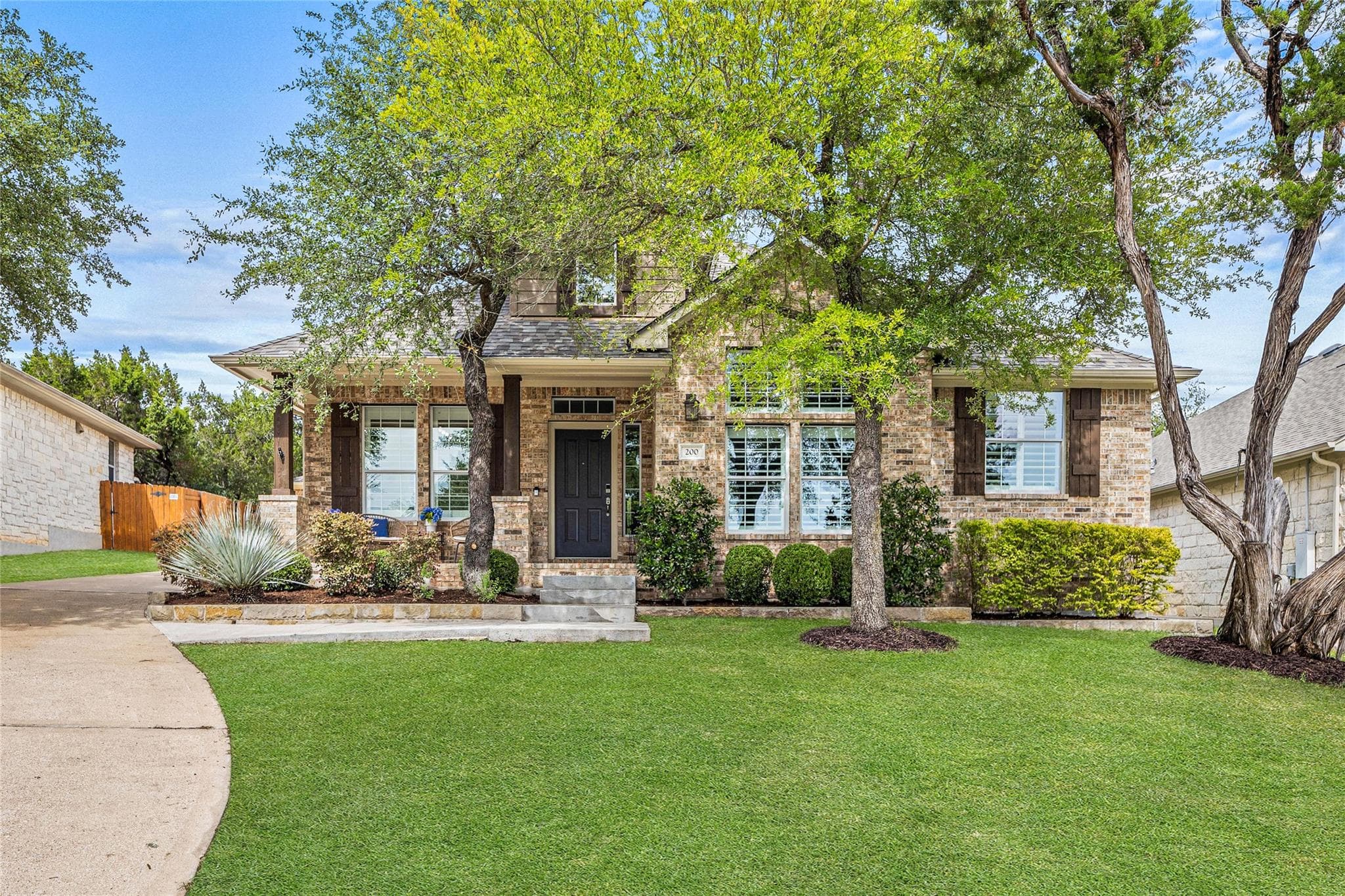 200 Lexington Dr