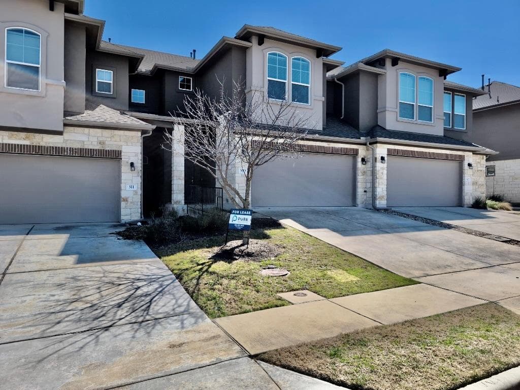 309 Epiphany Ln