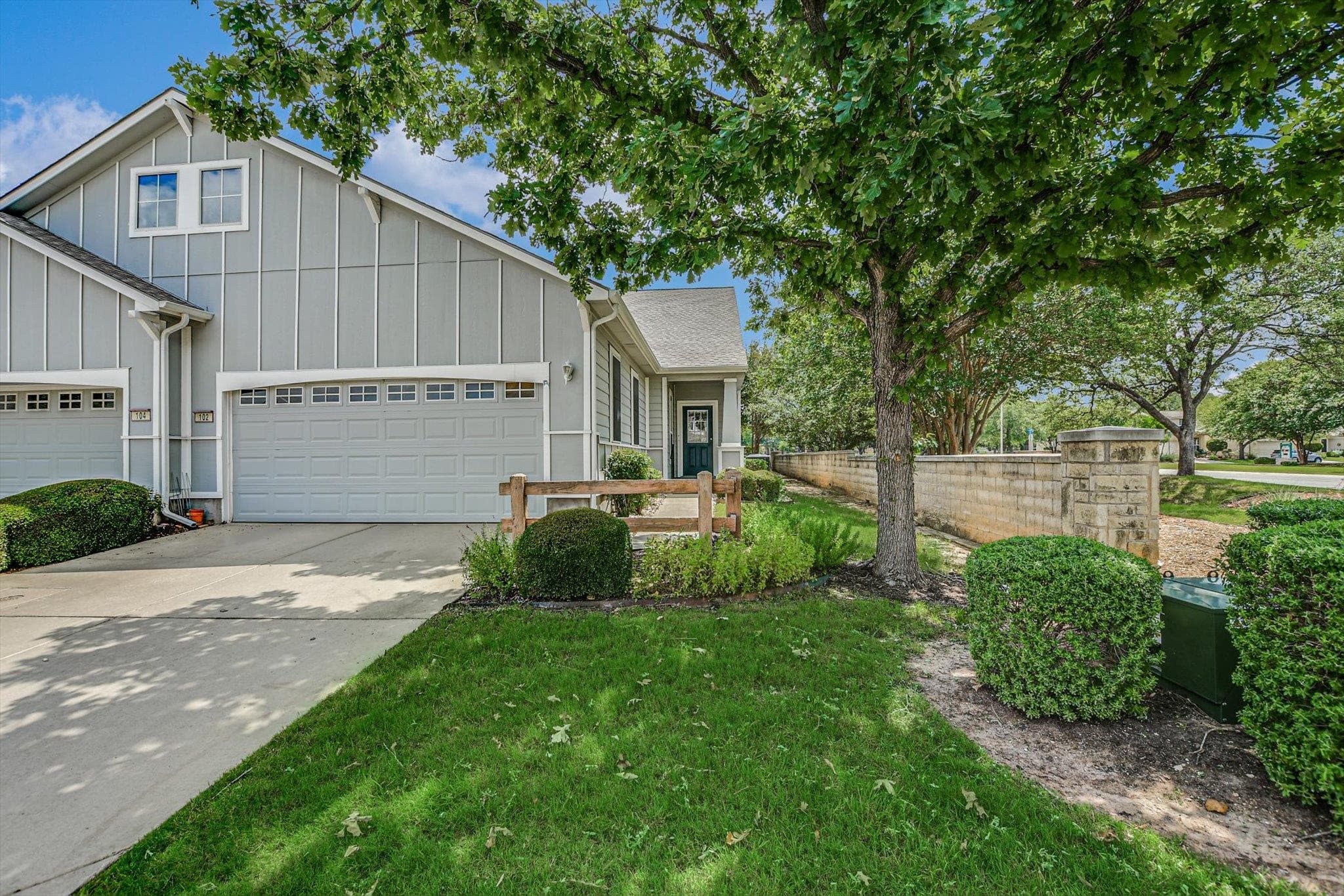 102 Portsmouth Dr