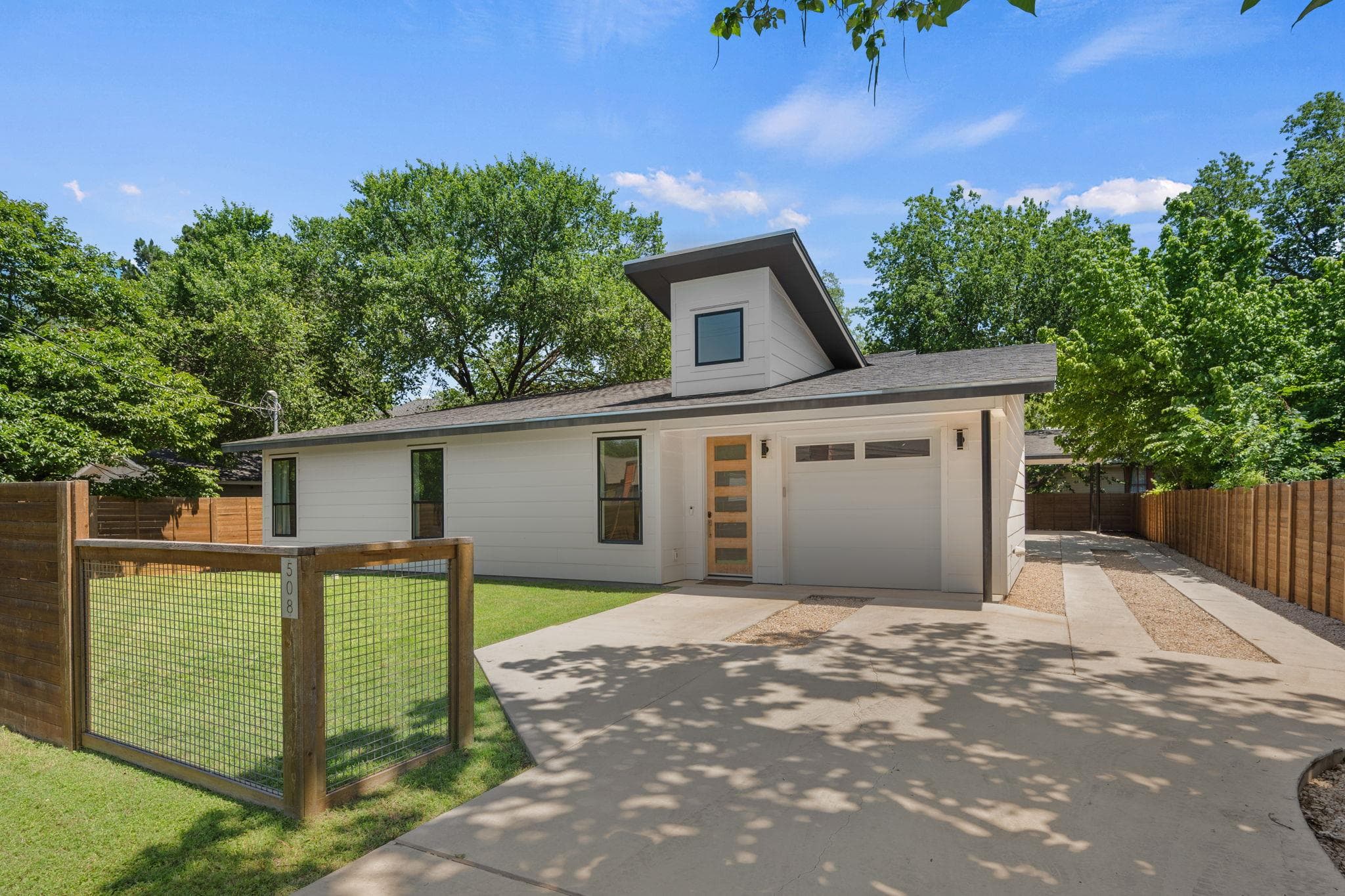 508 Capitol Dr #1