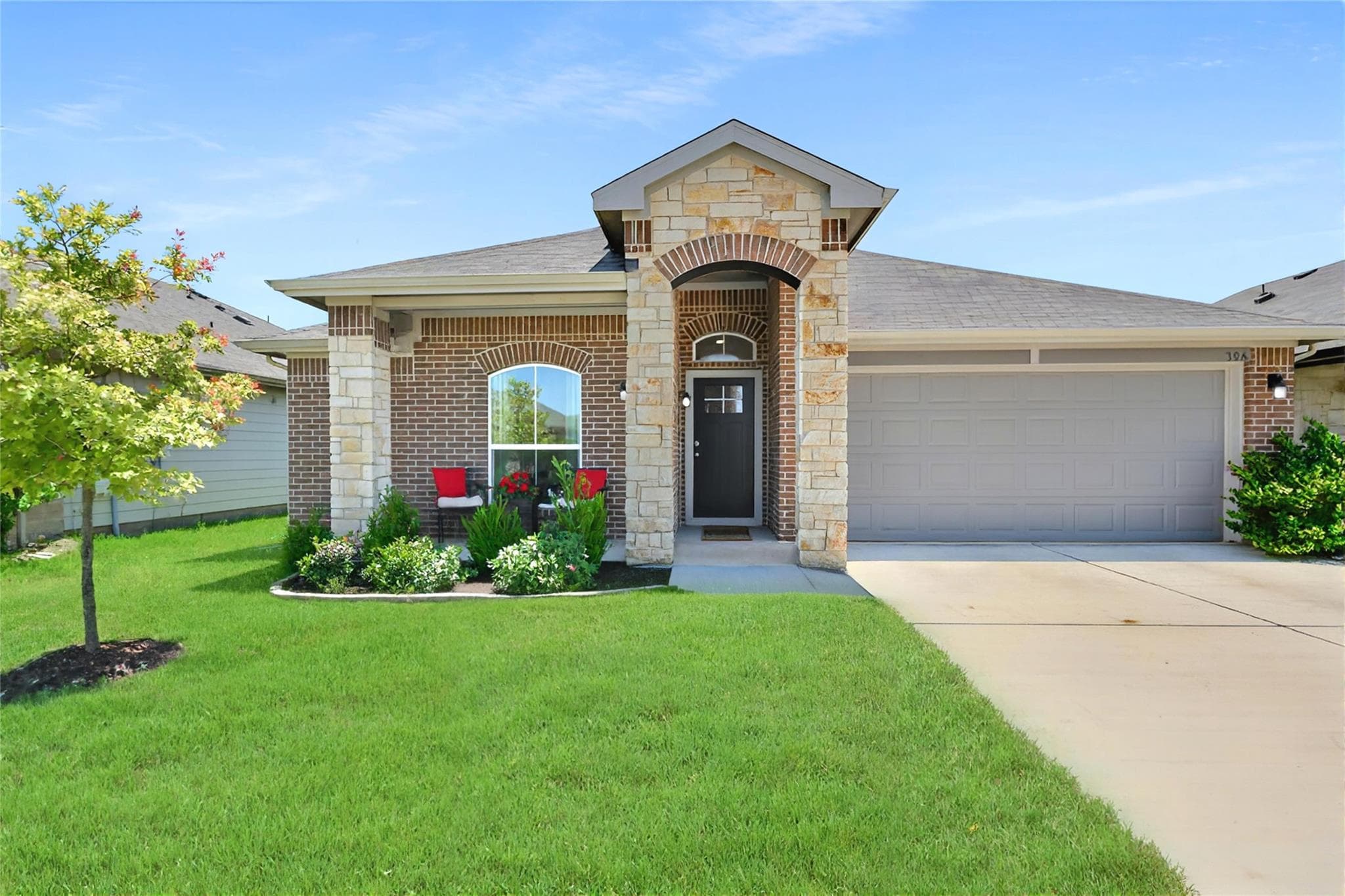 308 Pedernales Ln