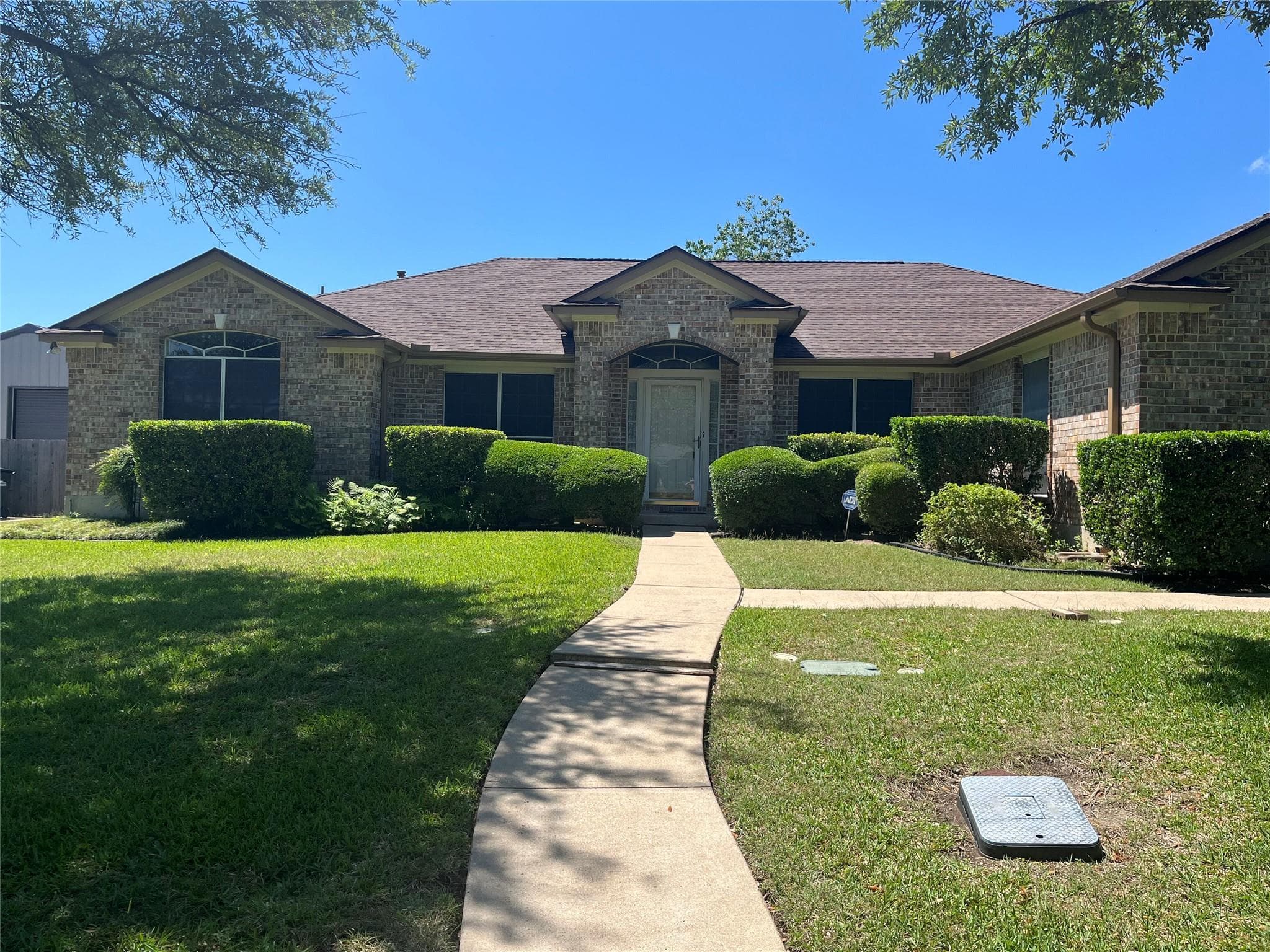100 Adelfa Dr