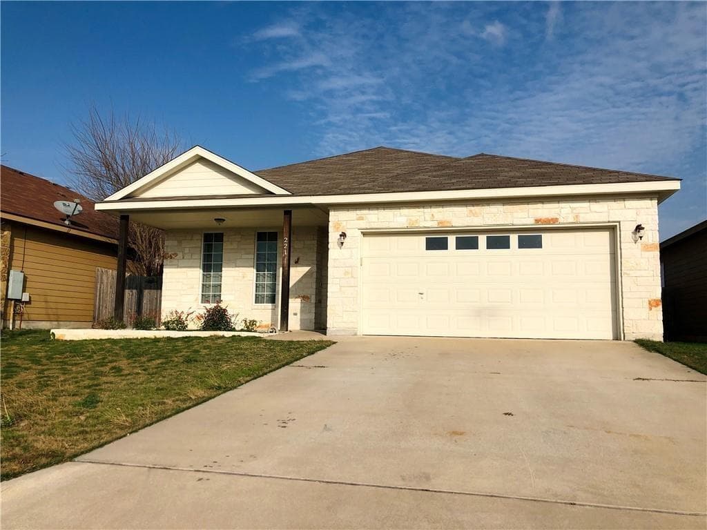 221 Geode Ln