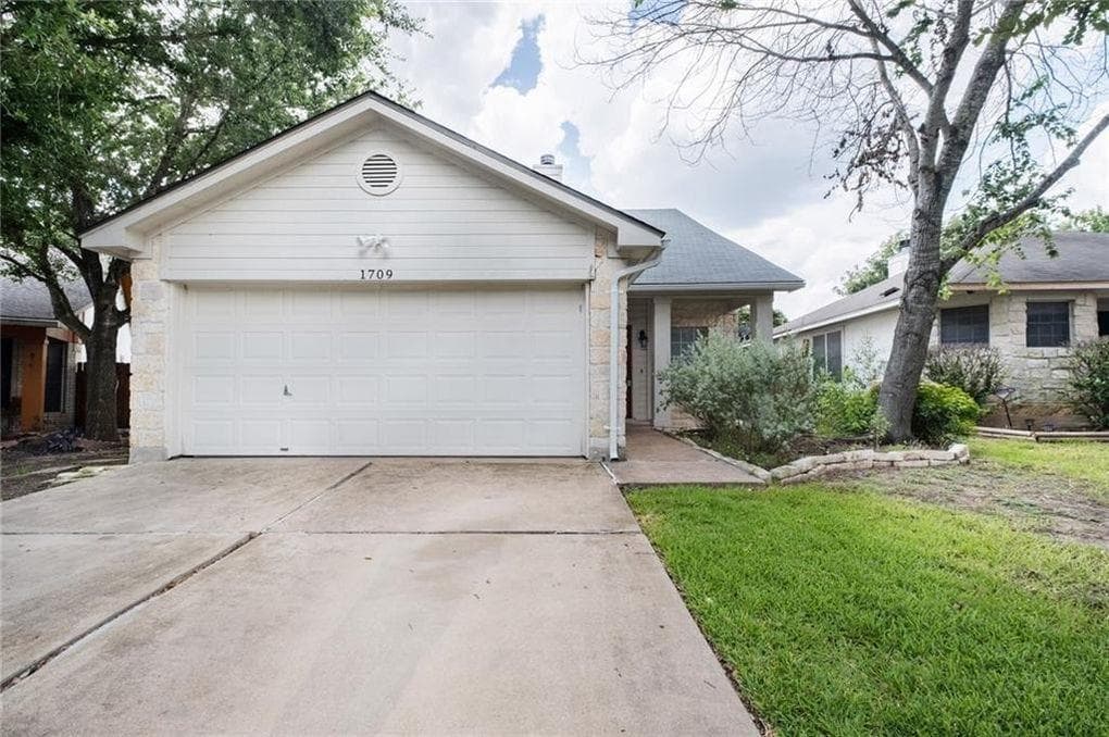 1709 Royal Ascot Dr
