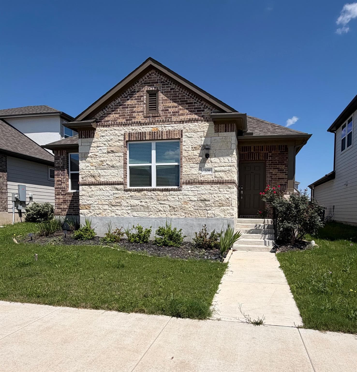 208 Flowers Ave