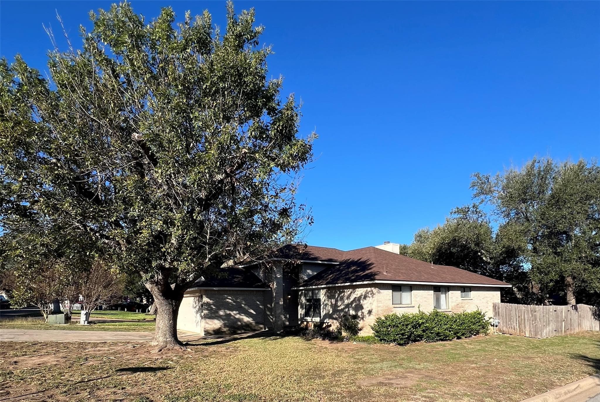 1103 Deepwoods Trl