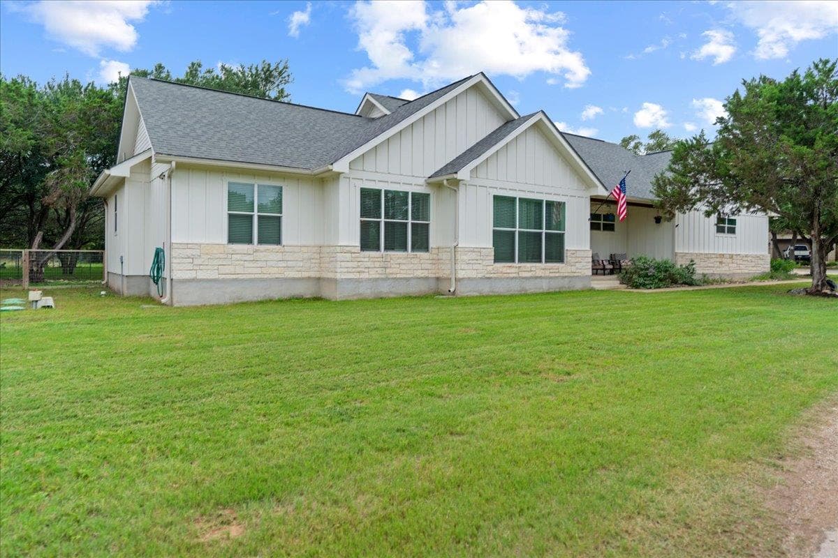 1 Agarita Cir