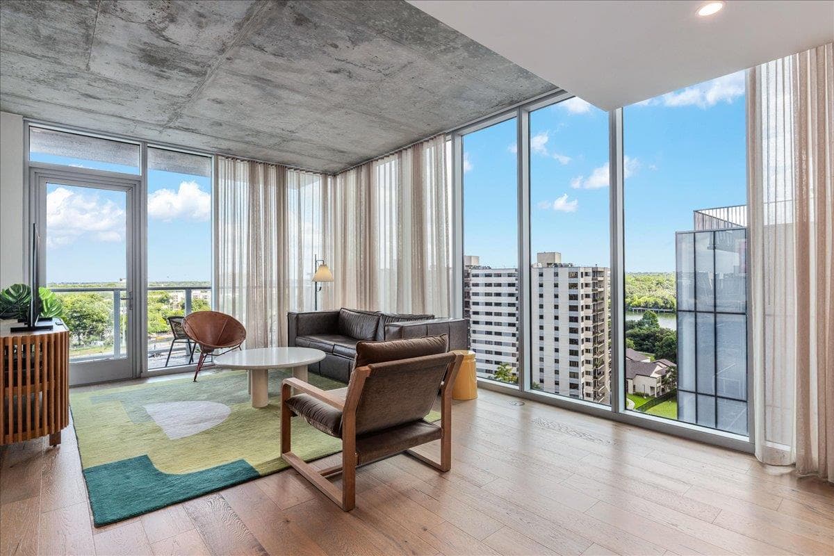 48 East Ave #1308