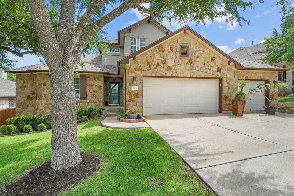 540 Manchester Ln