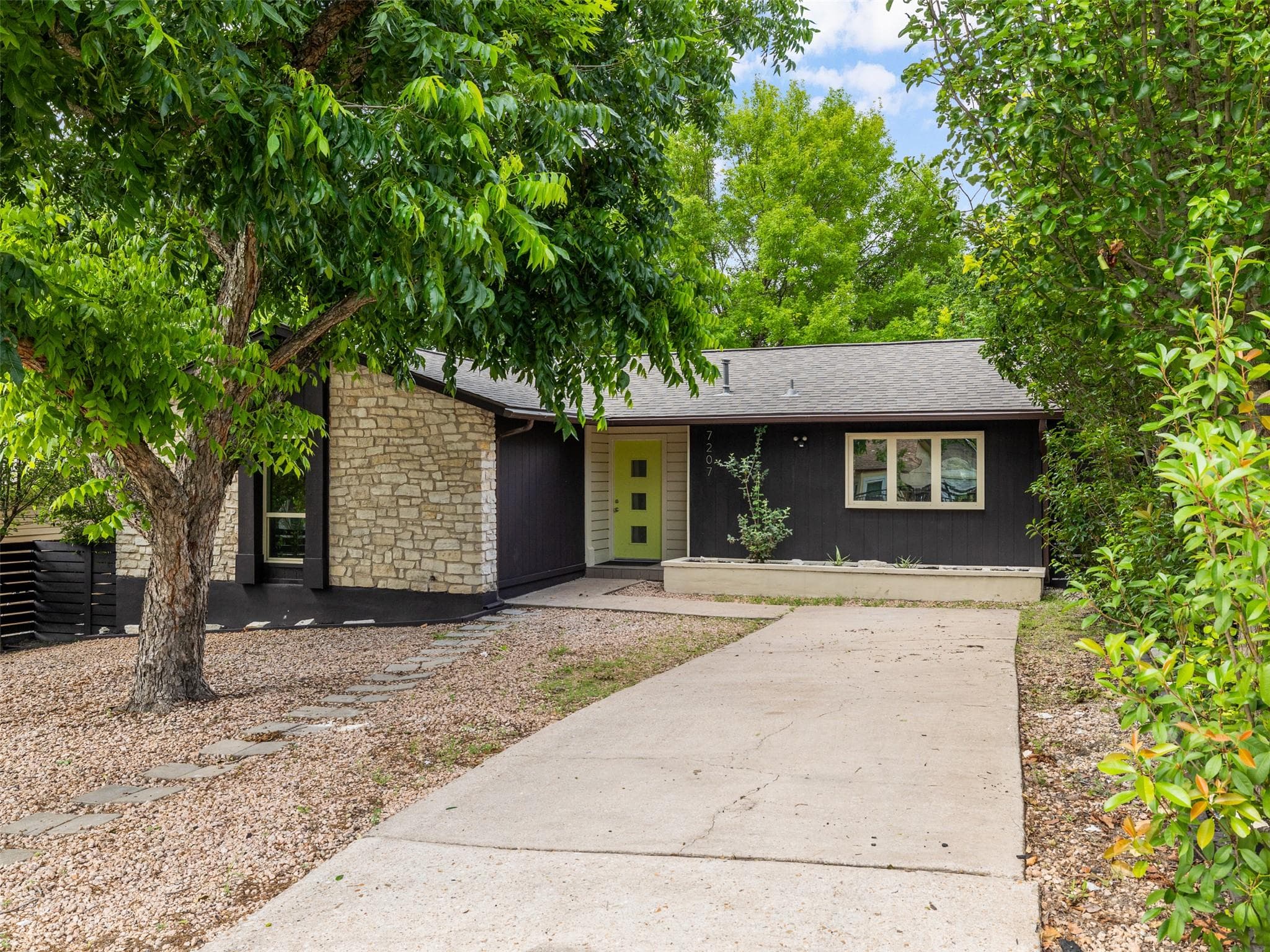 7207 Ellington Cir
