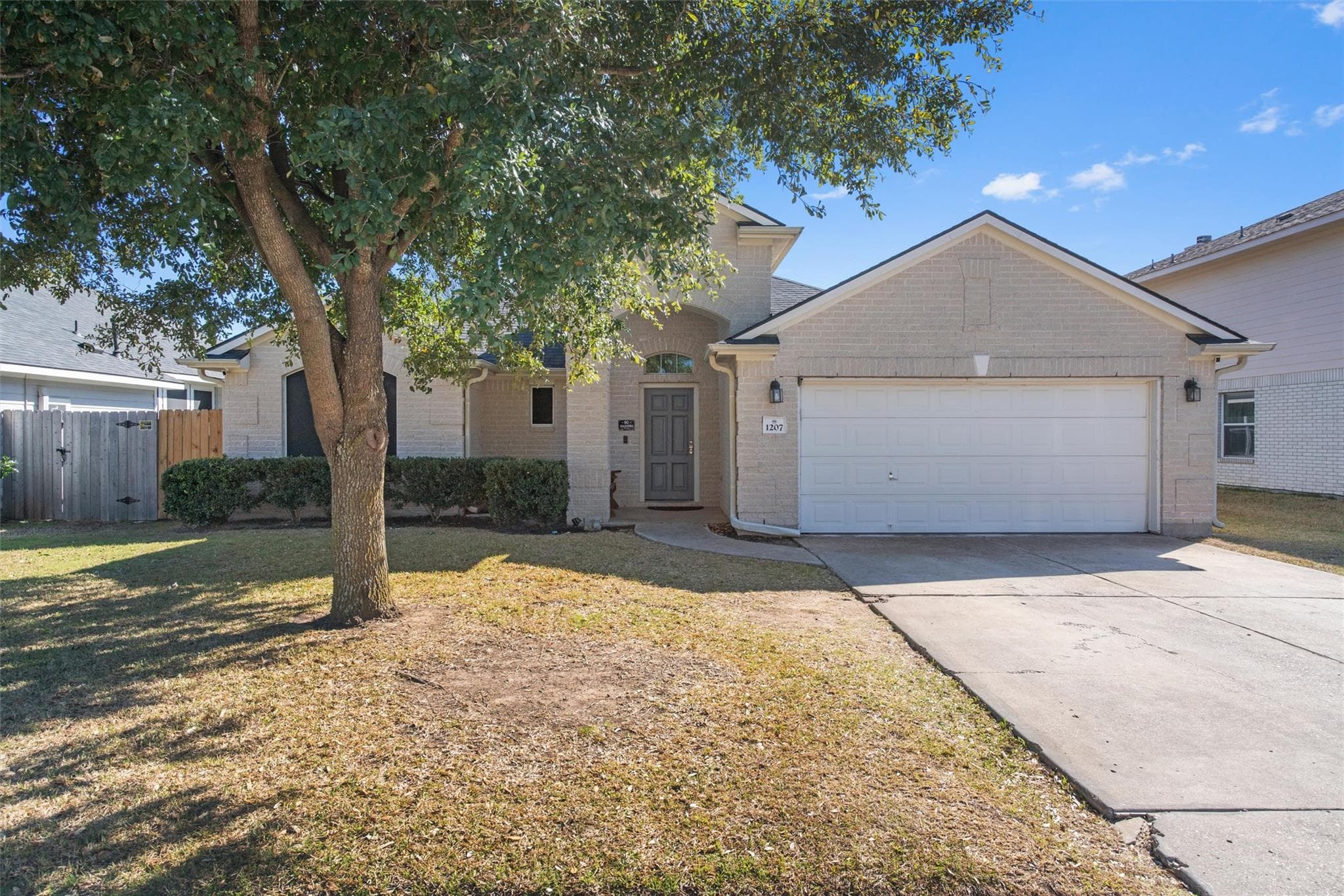 1207 Utopia Ln