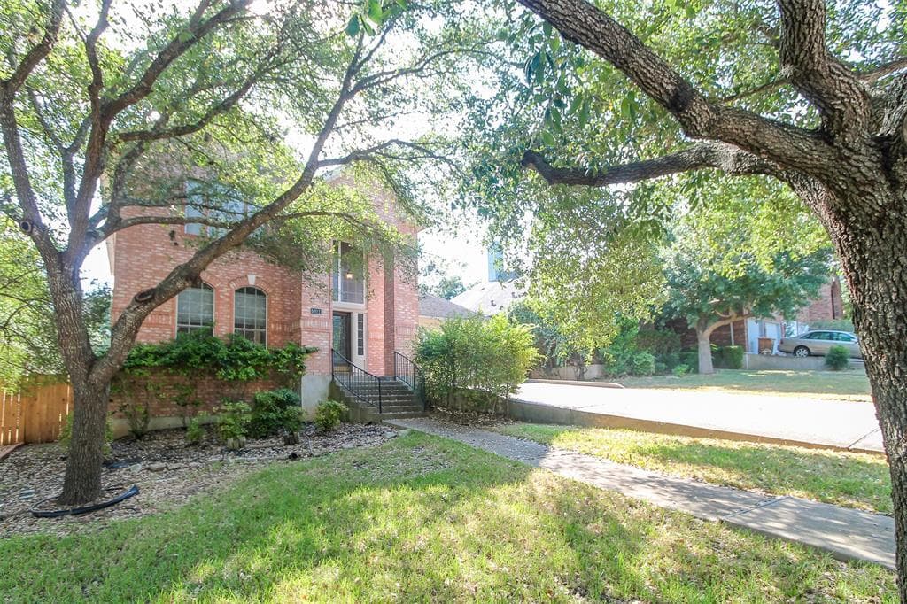 5921 Back Bay Ln