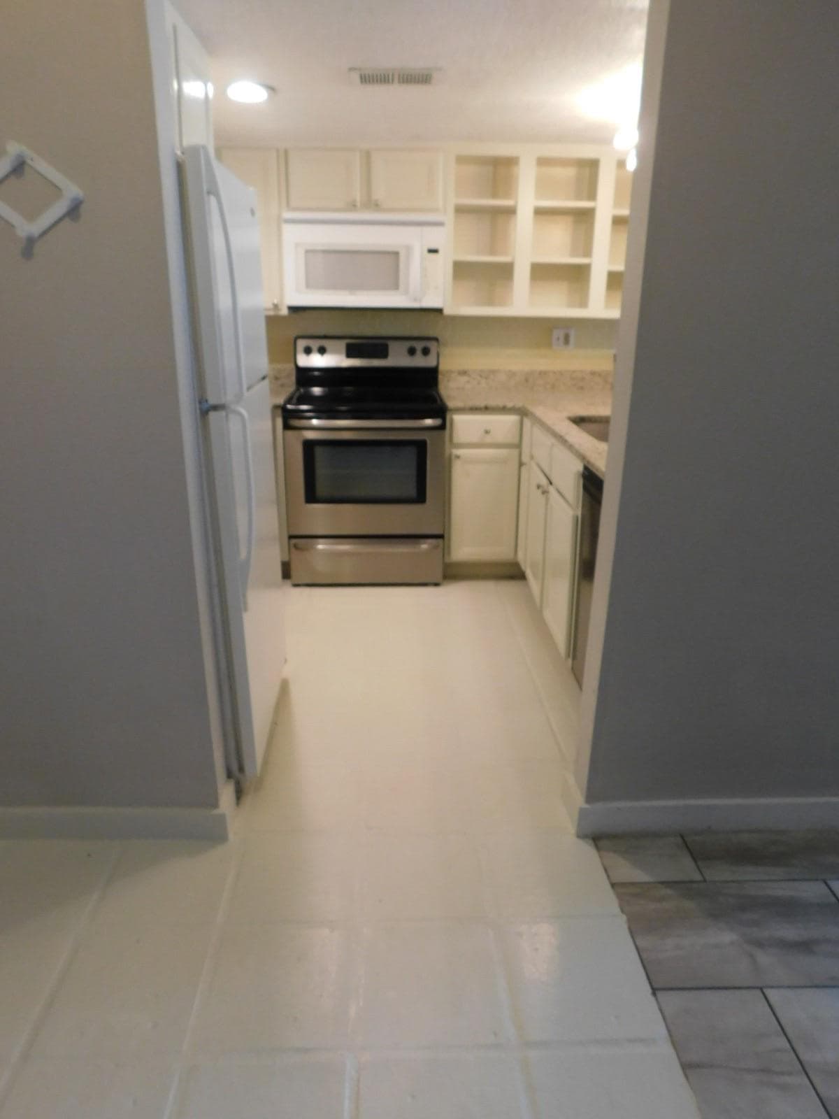 805 Paisley Dr #11