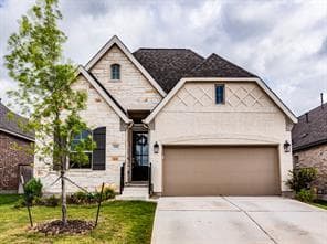 114 Chinaberry Bnd