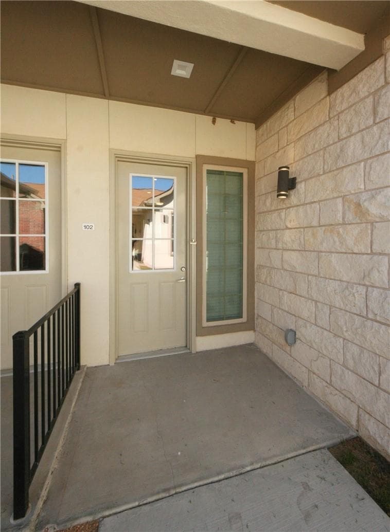 2400 Louis Henna Blvd #108