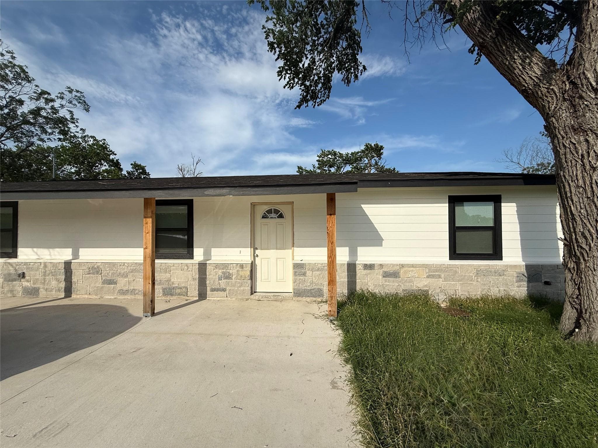 800 OLD THORNDALE Rd