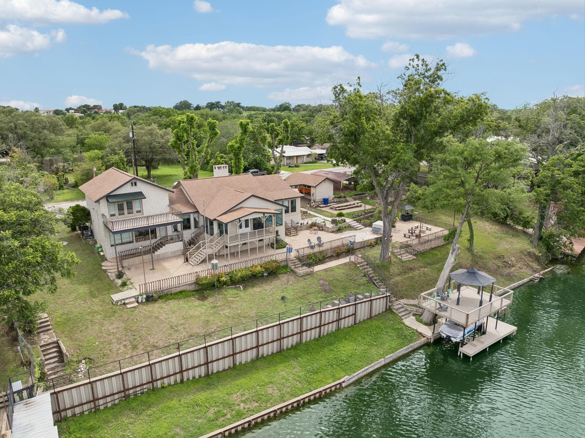 939 Reiley Rd
