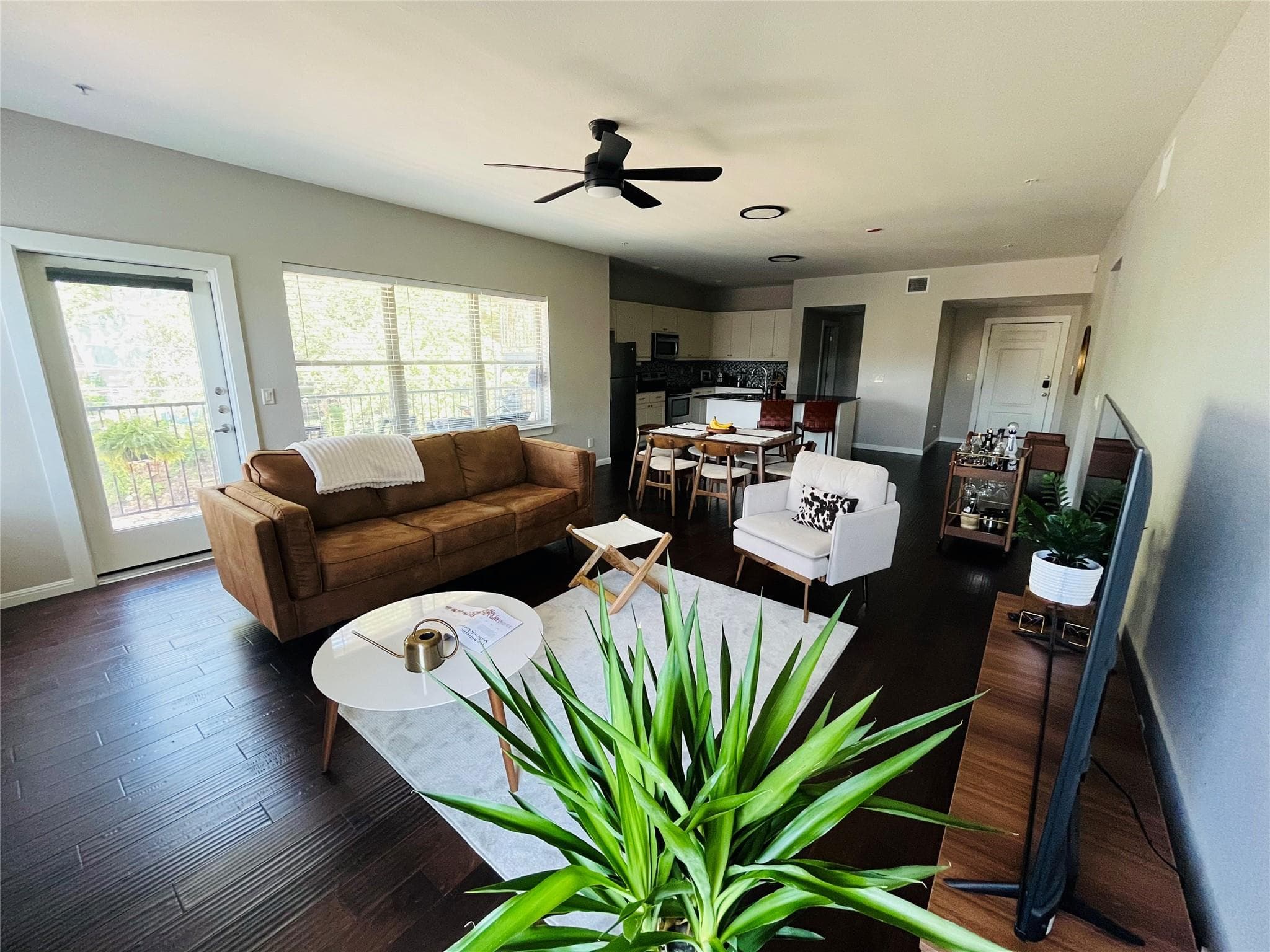 2708 San Pedro St #202