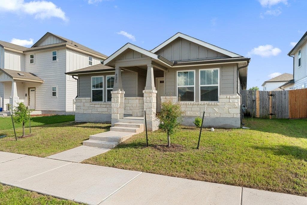 121 Oakdale Meadows Ln