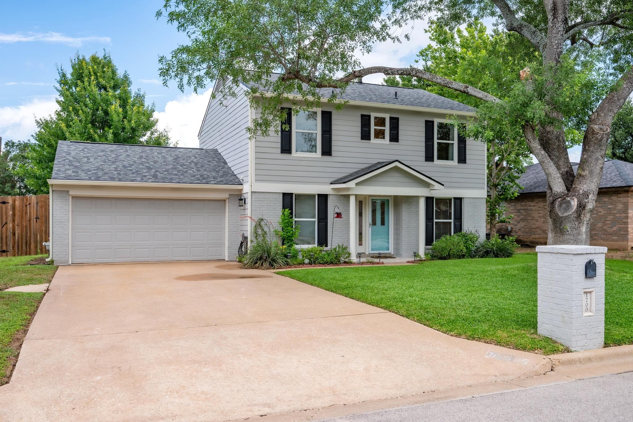 1700 E Messick Loop