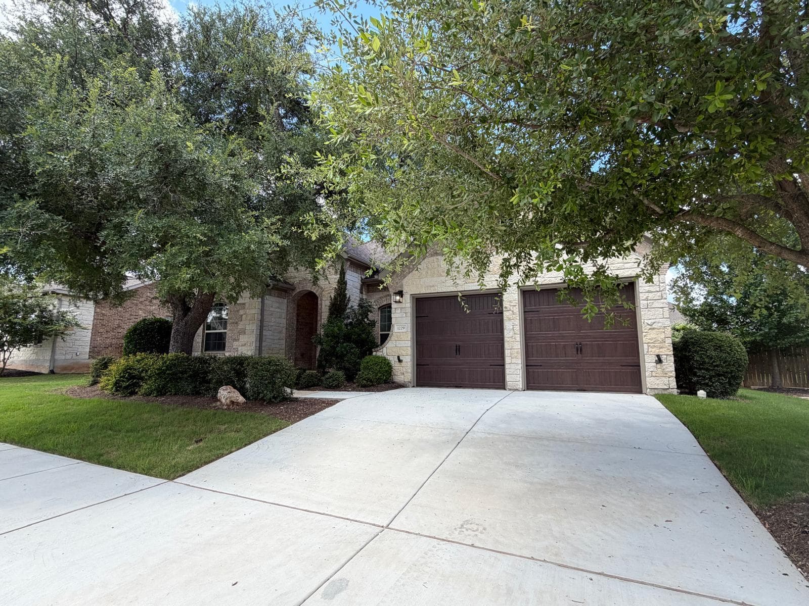 1229 TERRACE VIEW Dr