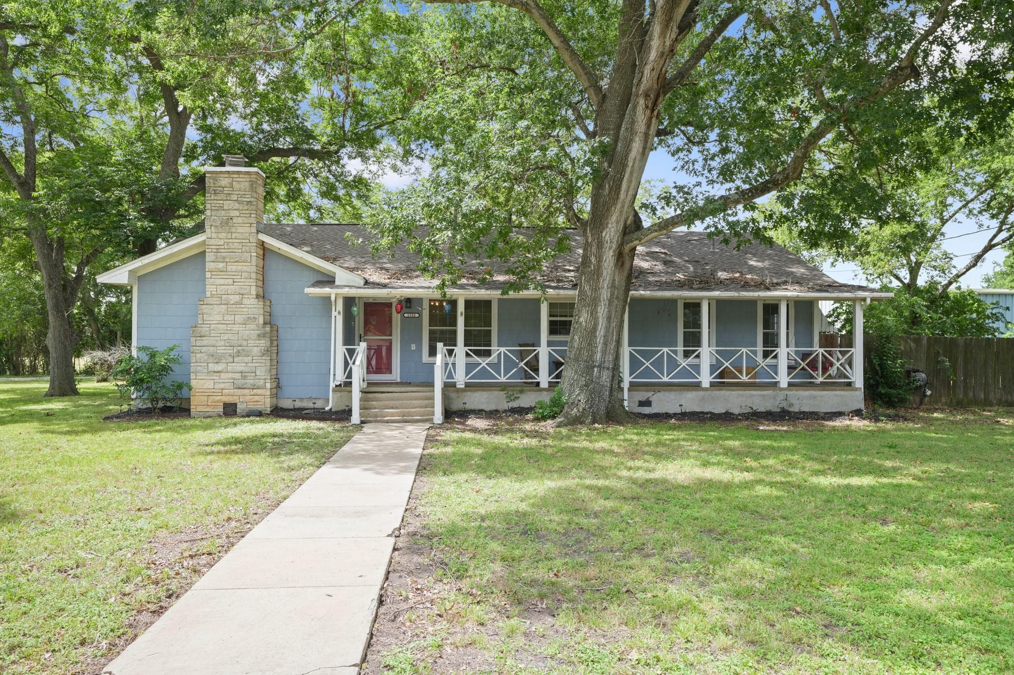 1320 W San Antonio St