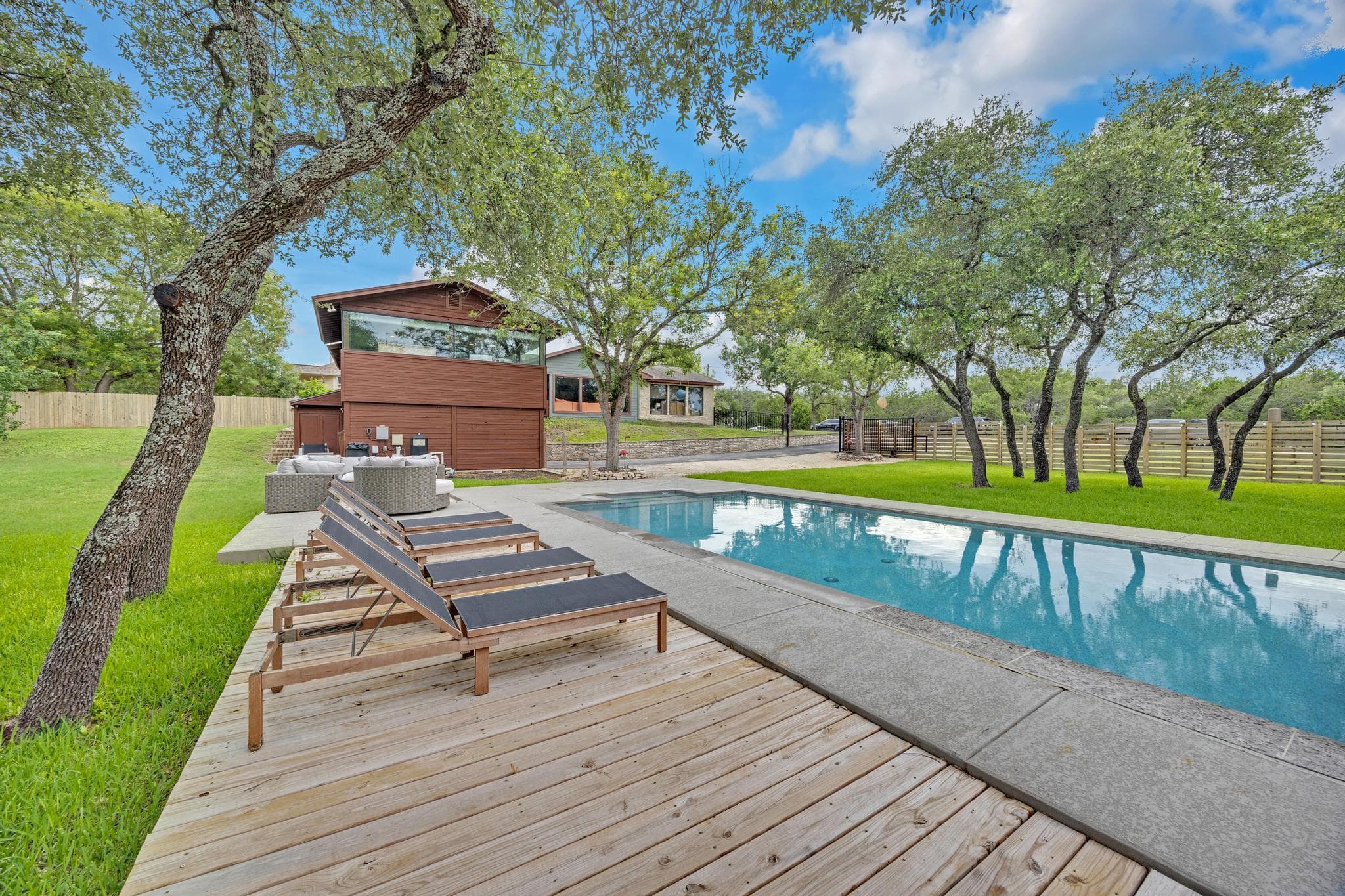 22223 Oban Dr