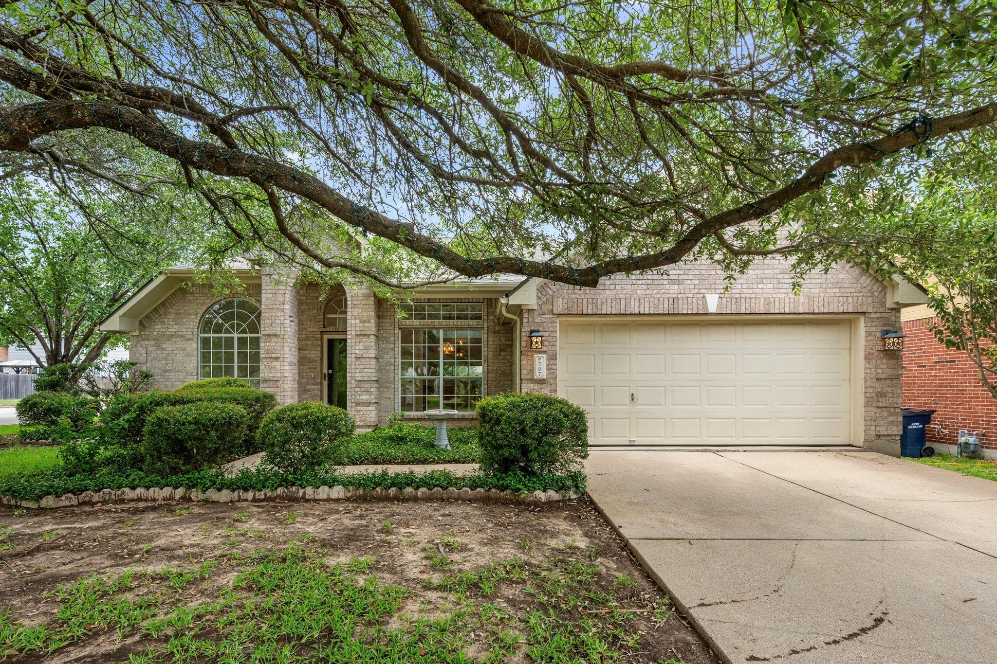 707 Ridge View Dr
