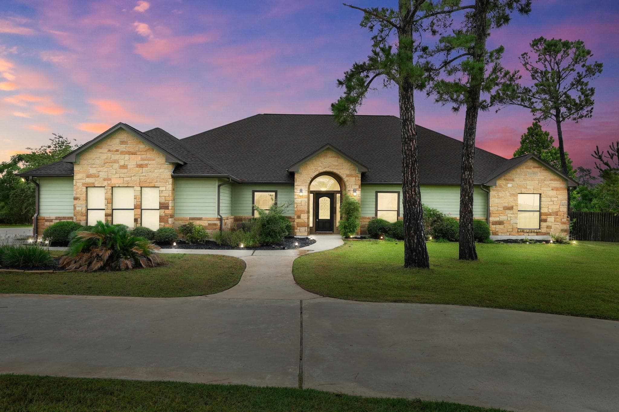 104 Woodland Ct