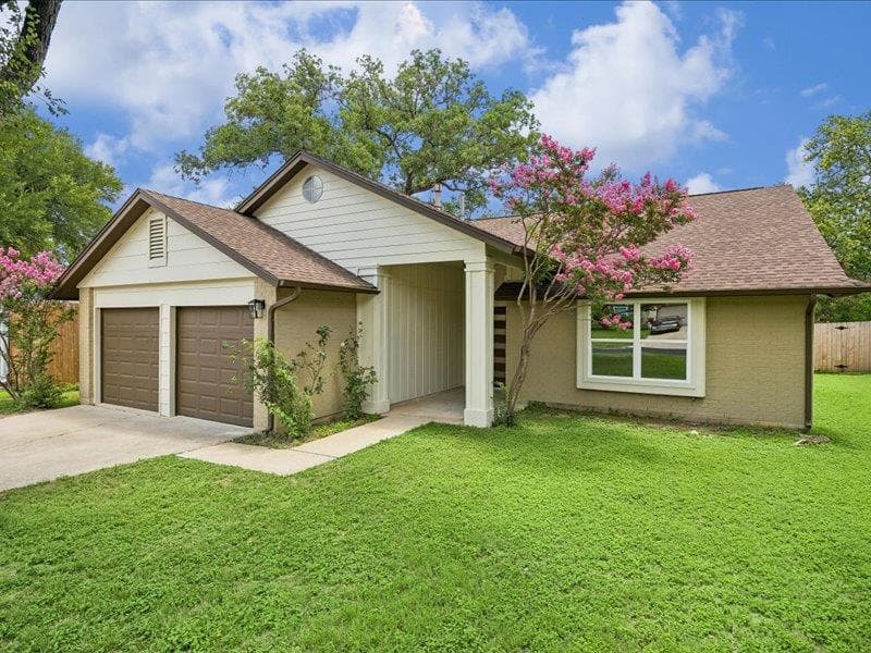 11621 Fence Post Trl