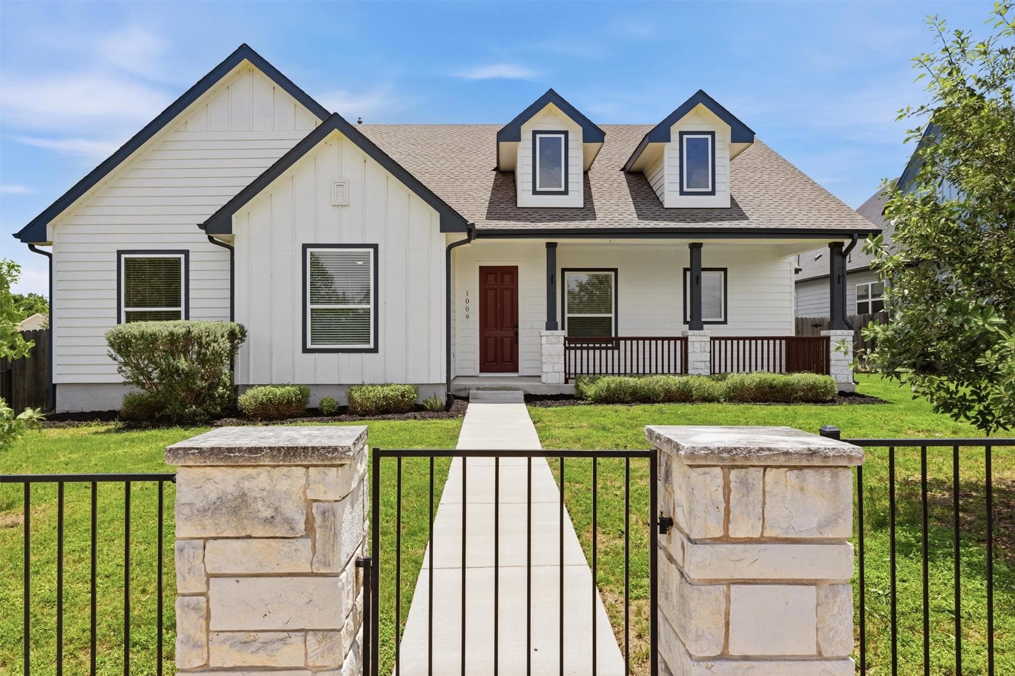 1009 Scenic Dr