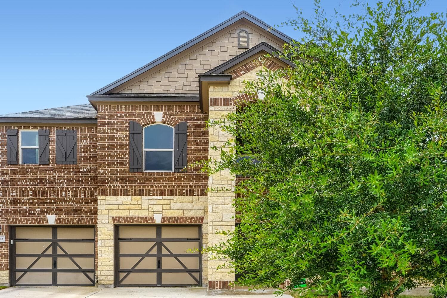 1513 Foxglove Dr