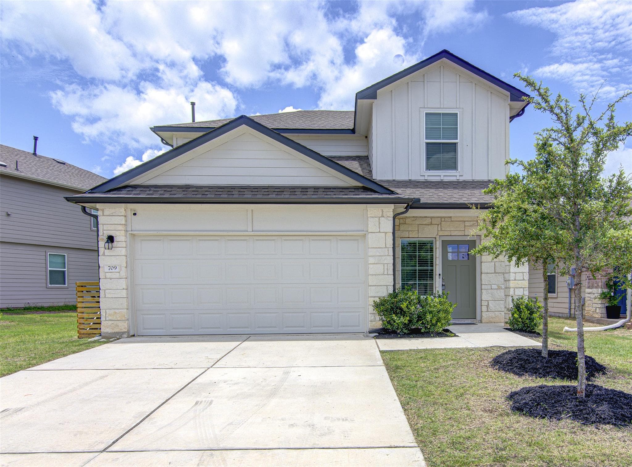 709 Aster Pl