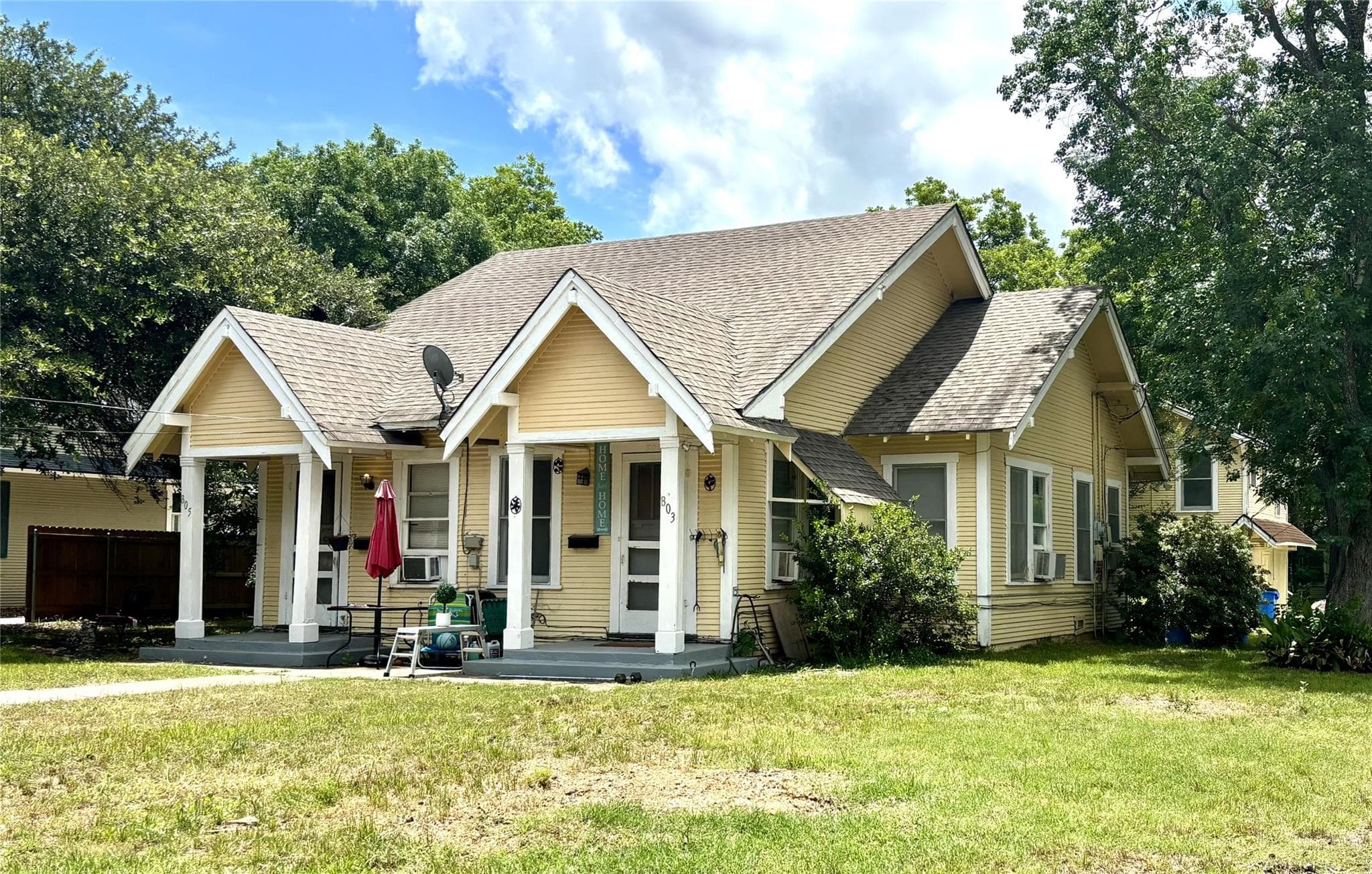 803 Elm St