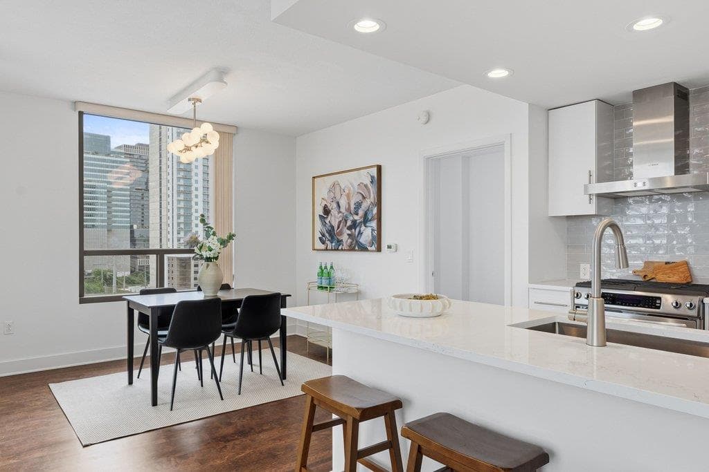 300 Bowie St #1101