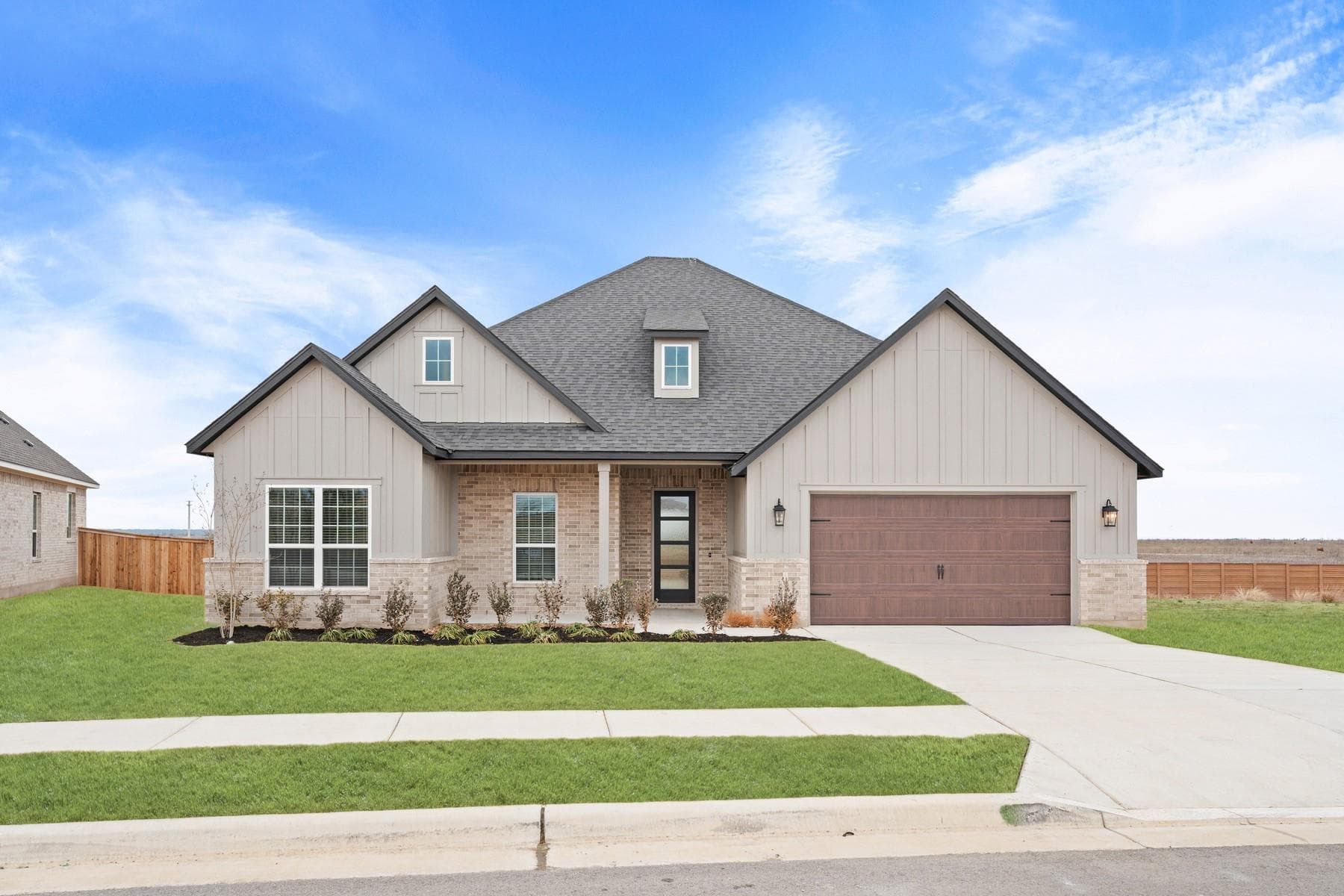 309 E Luna Blue Ln