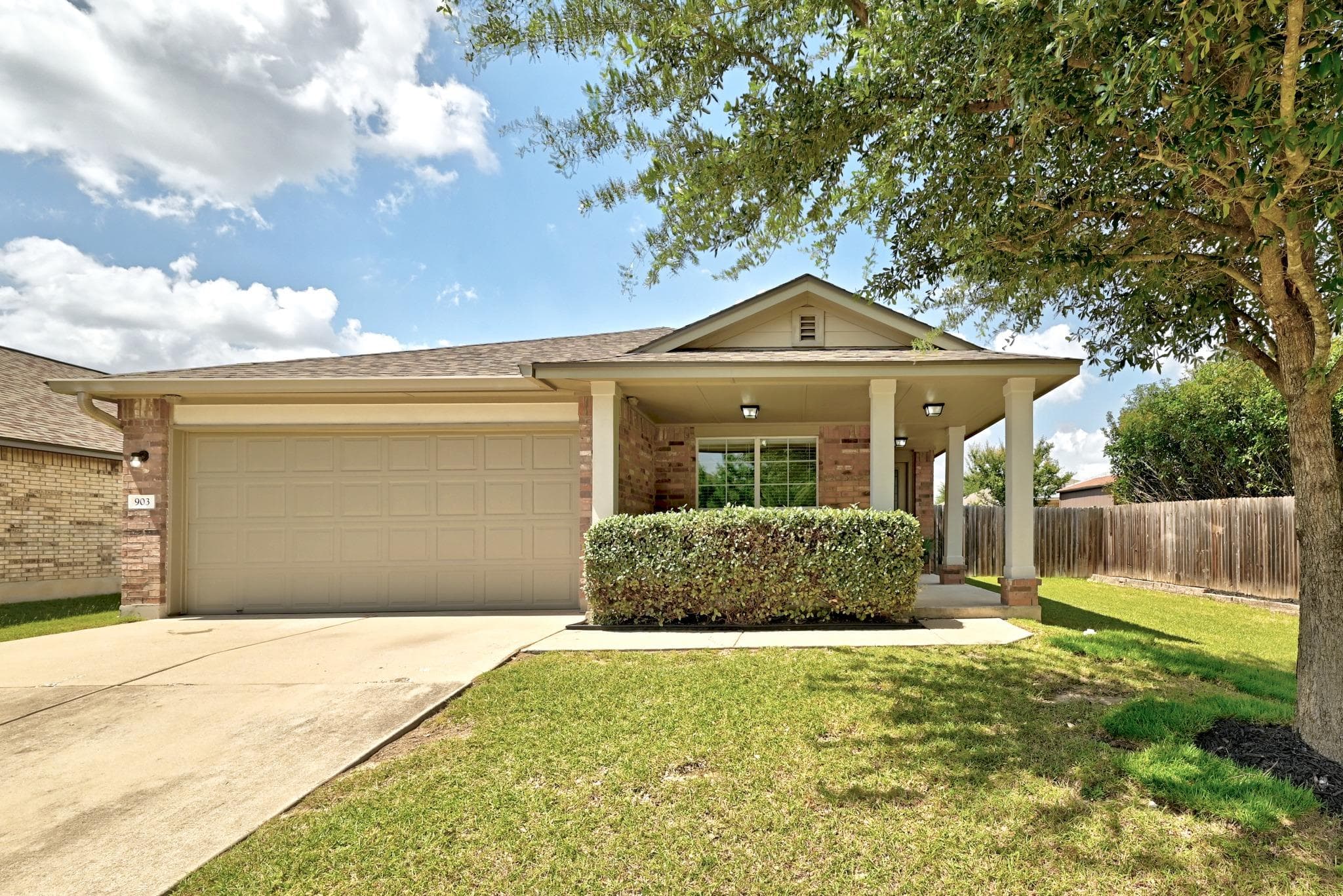 903 Gentry Dr