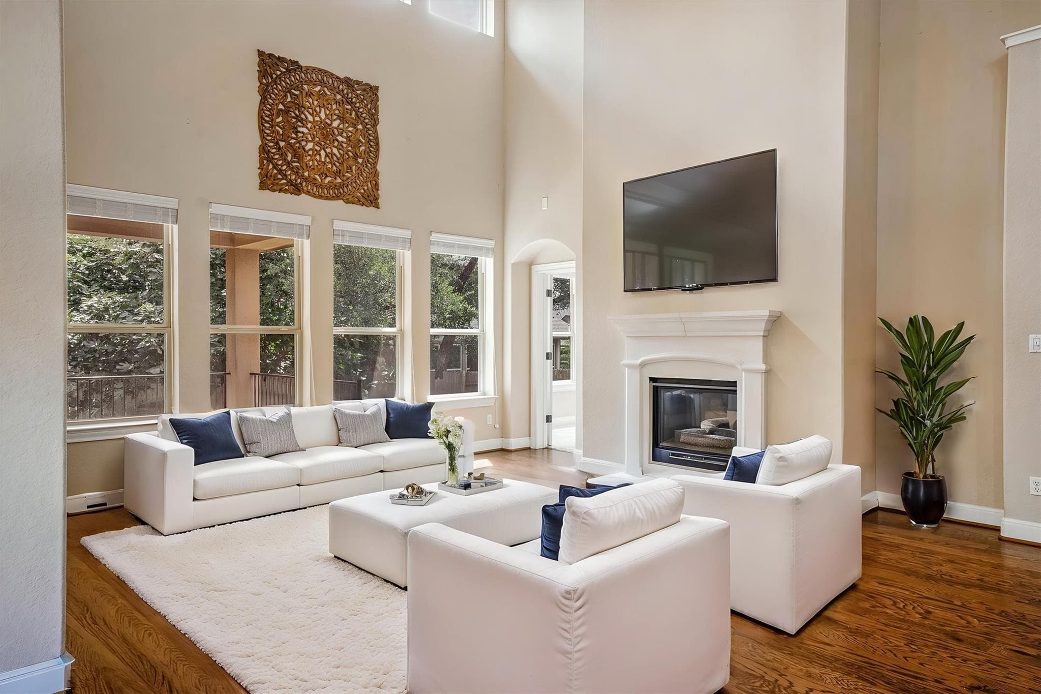 5809 Viejo Dr