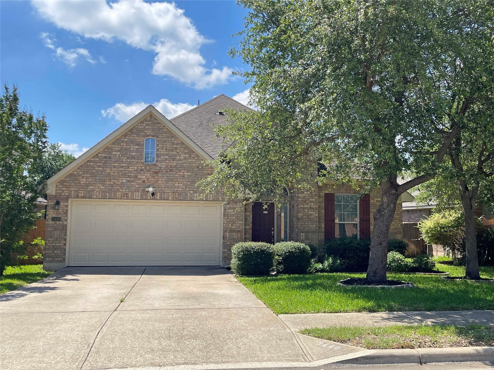 3440 Pine Needle Cir