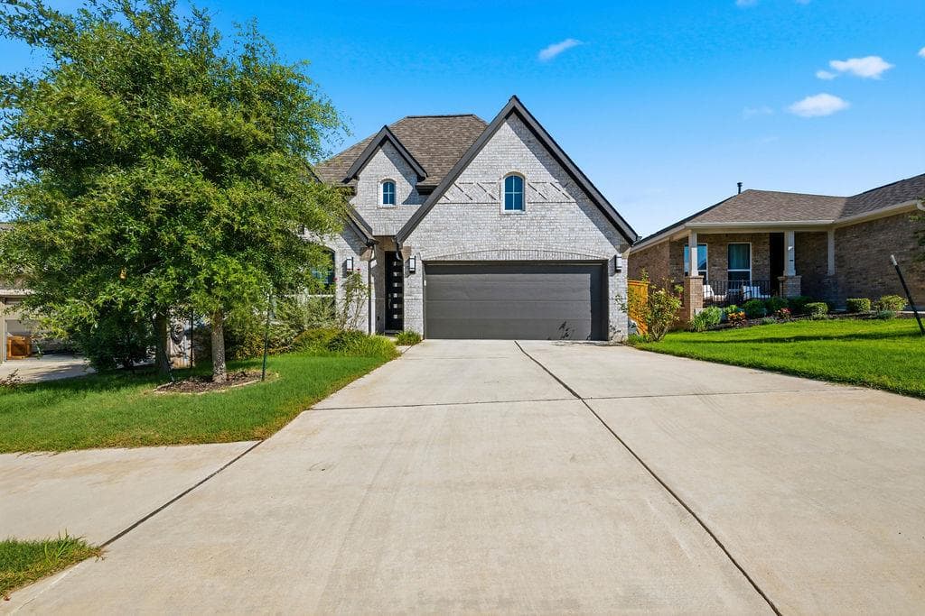 304 Barton Oak Trl