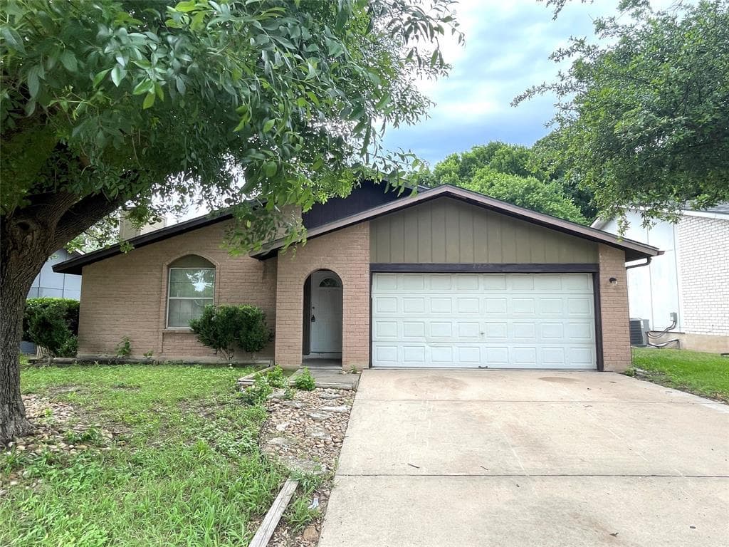 1729 Cricket Hollow Dr