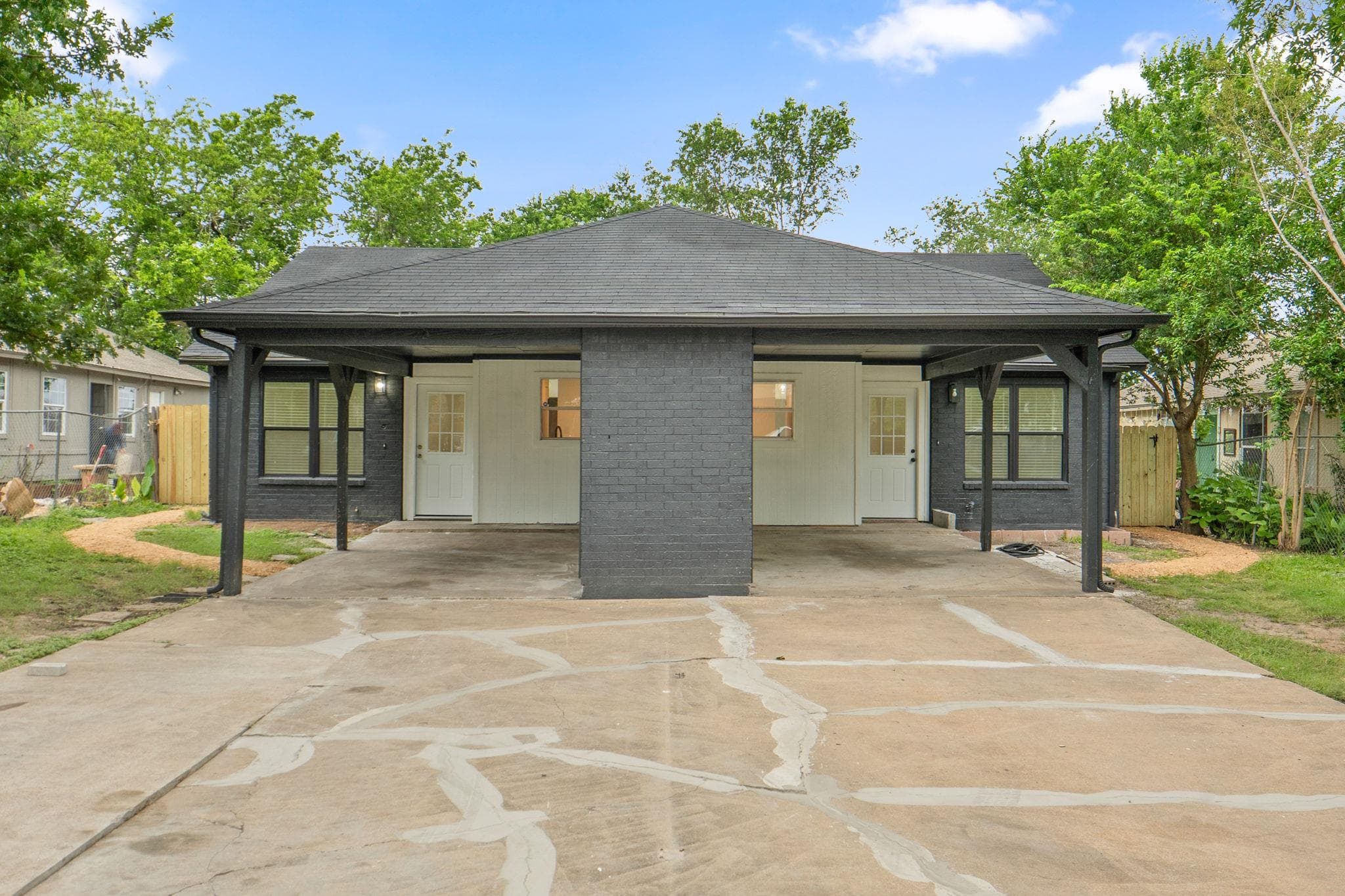 8203 Colony Loop Dr