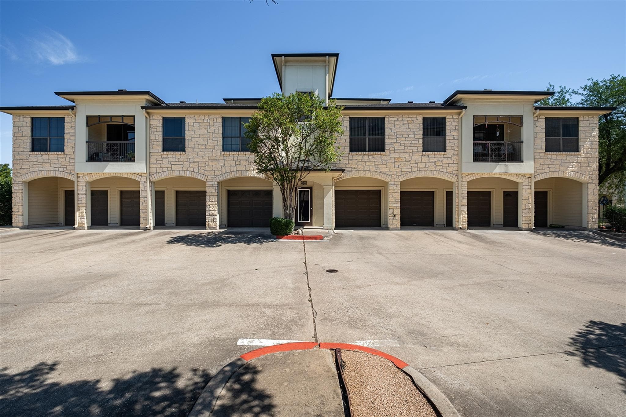 7701 Rialto Blvd #637