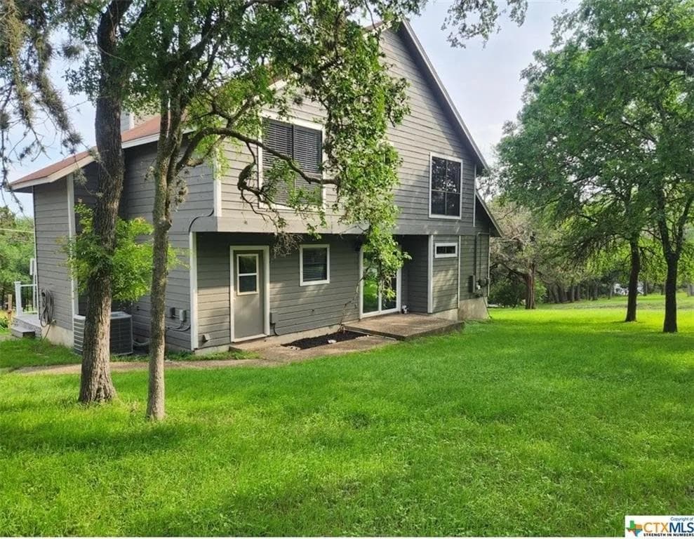 305 Forest Dr