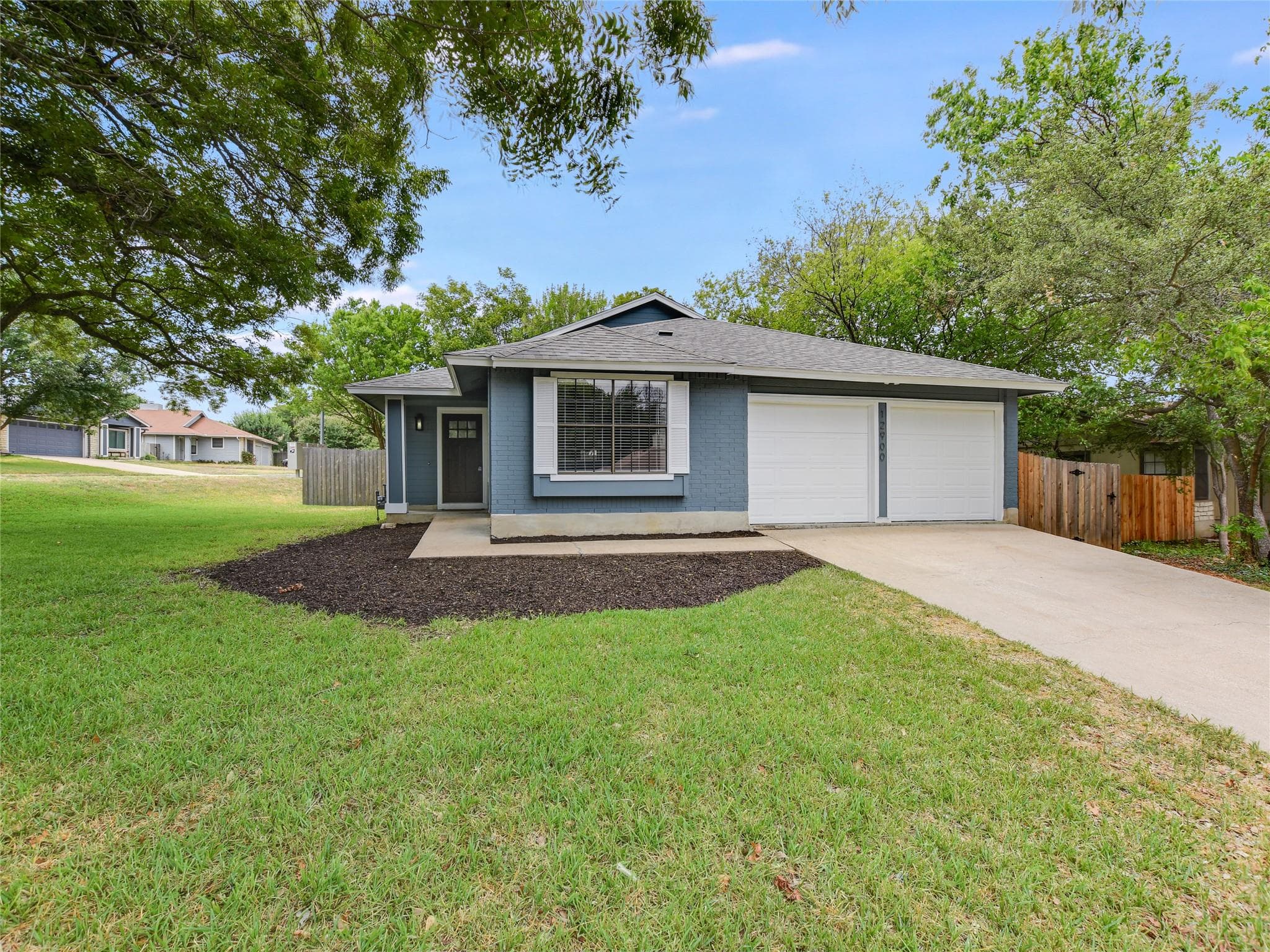 12900 Campos Dr