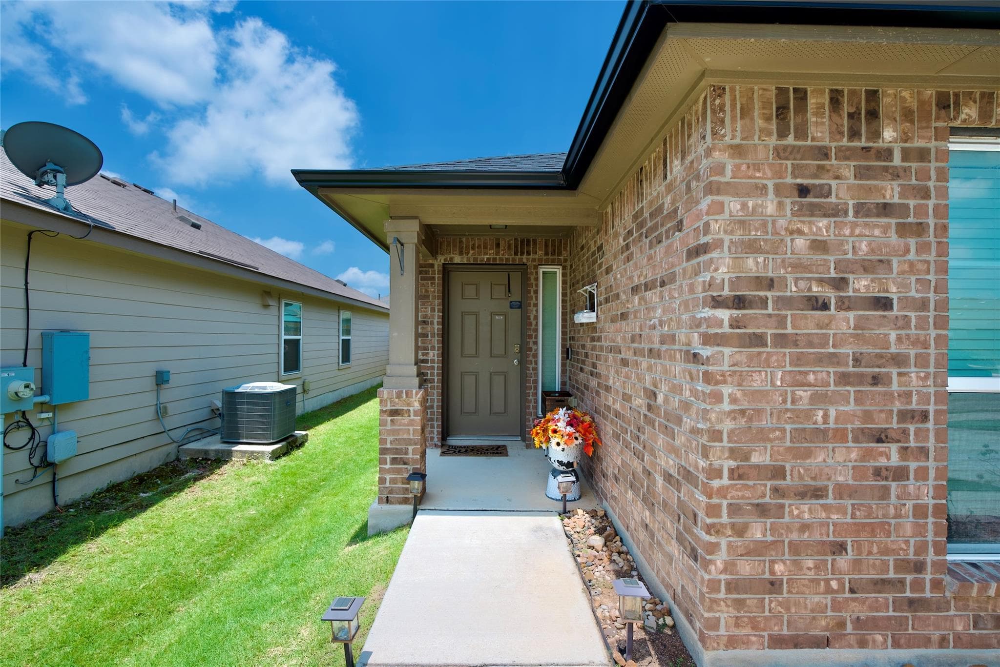 1041 Dumfries Dr