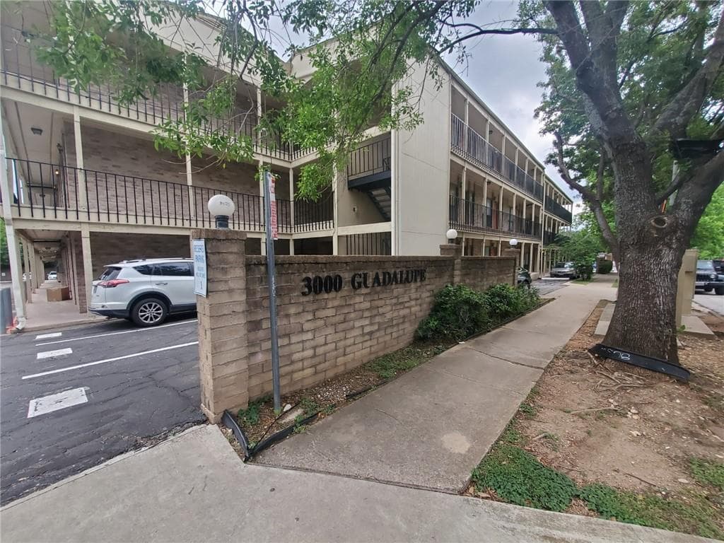 3000 Guadalupe St #305