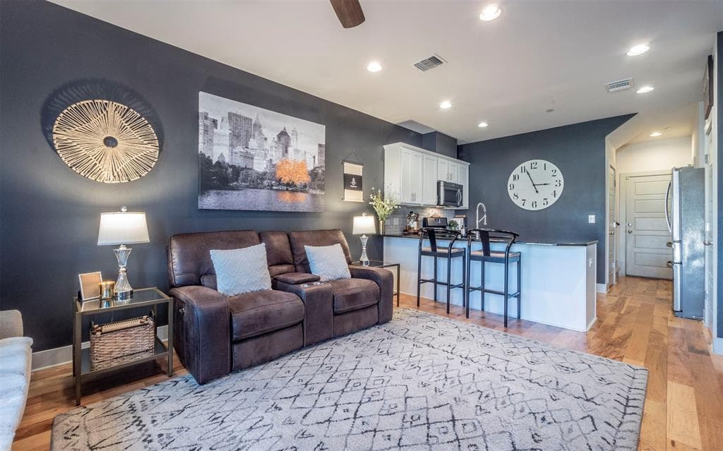 2101 Town Centre Dr #1907